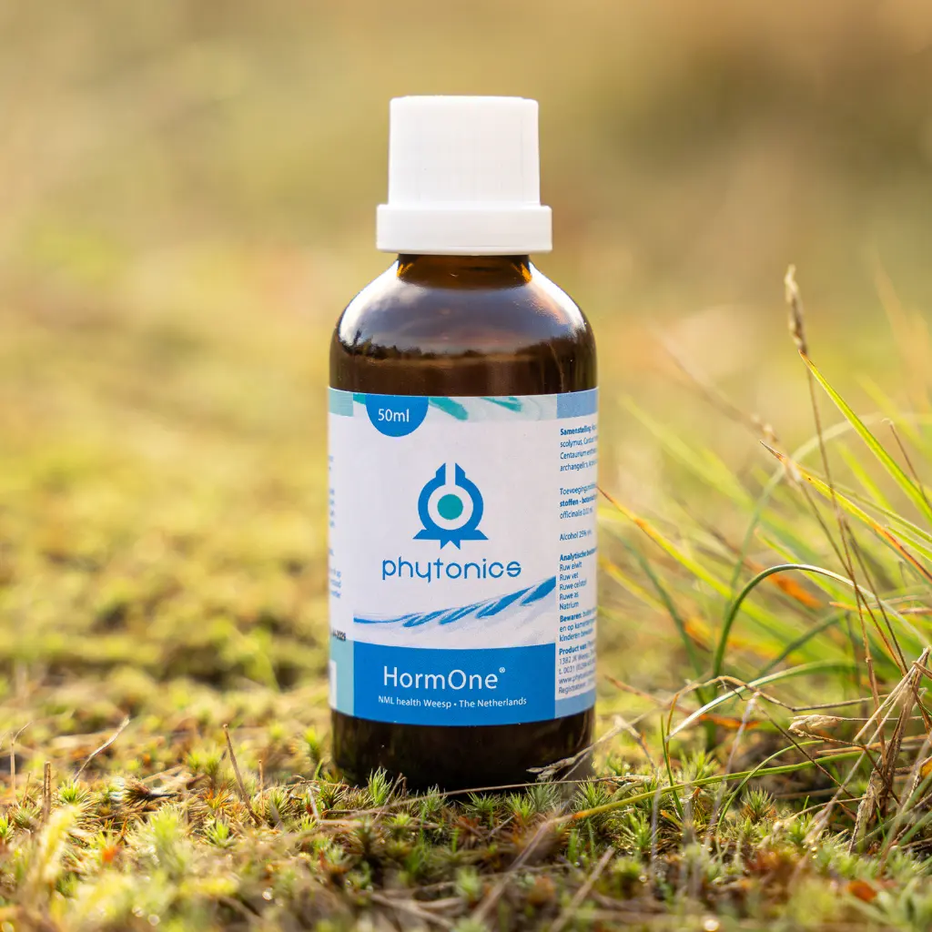 Phytonics-HormOne-2025-sfeer-productfoto-scaled-e1739190468553-3200x3200.webp