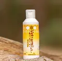Vetramil-Derma-shampoo-2025-sfeer-productfoto-scaled-e1739193251971-3200x3200.webp