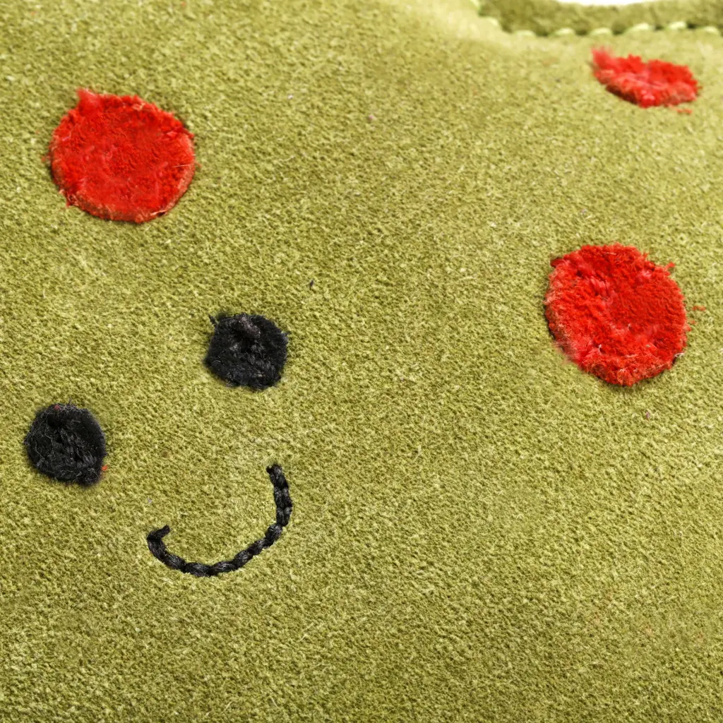 Splodge Close Up  Face.webp